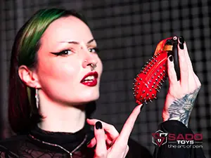 Spanish Cage - Mistress Ilina Poisoned 01