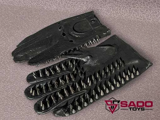 Spiked Gloves All-Black